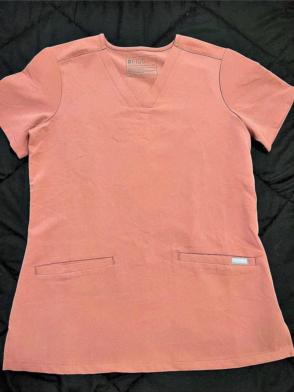 FIGS Casma Three-Pocket Scrub Top Pink XS